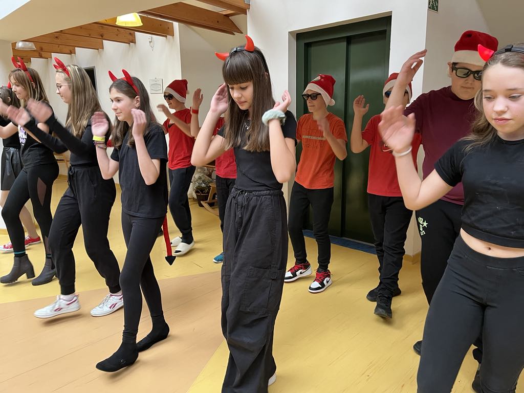 131ccd95-ff67-432f-abba-75ad689c1410-1