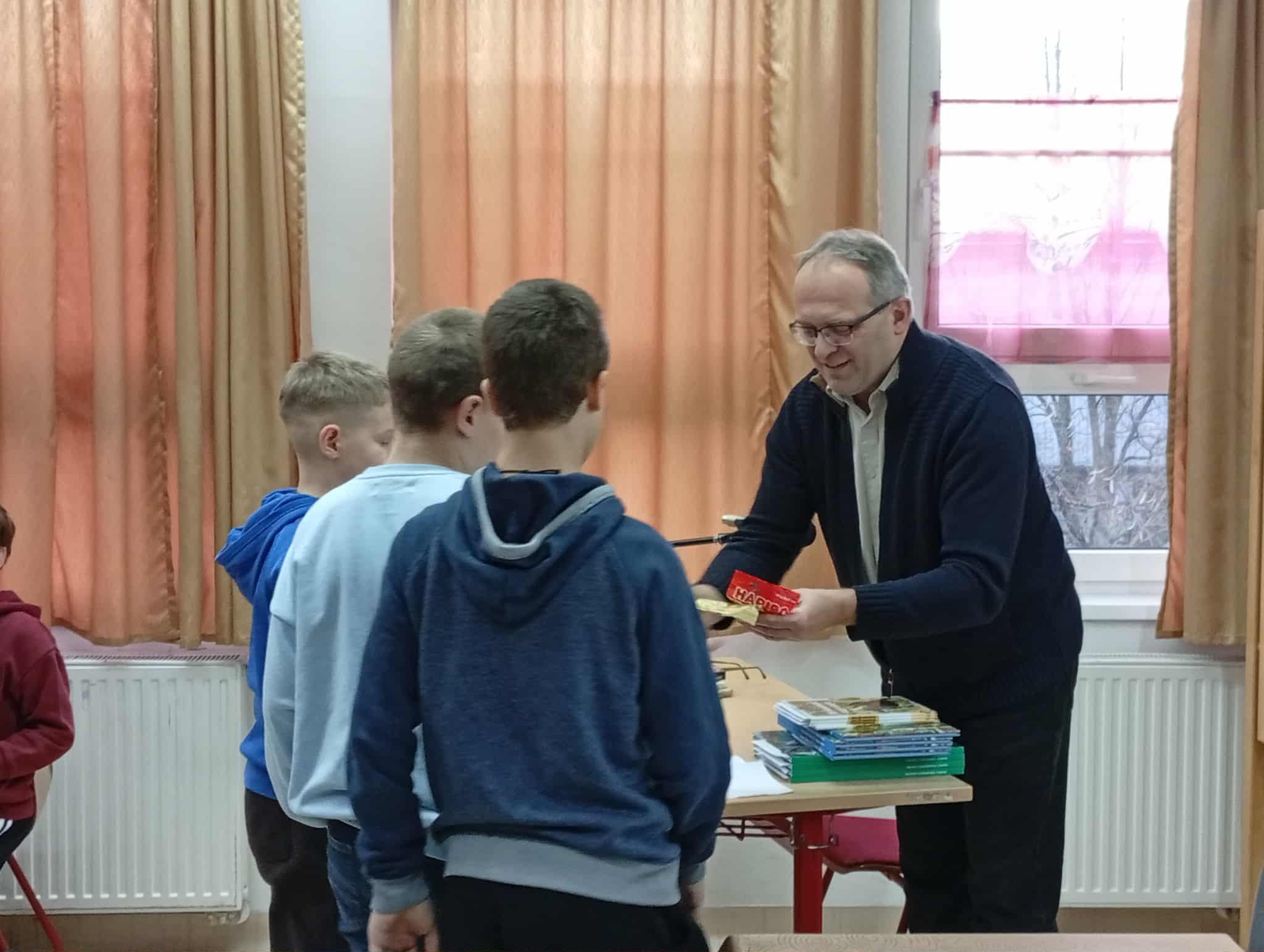 7e86358c-cd16-450a-9d1e-fa1815be49e2